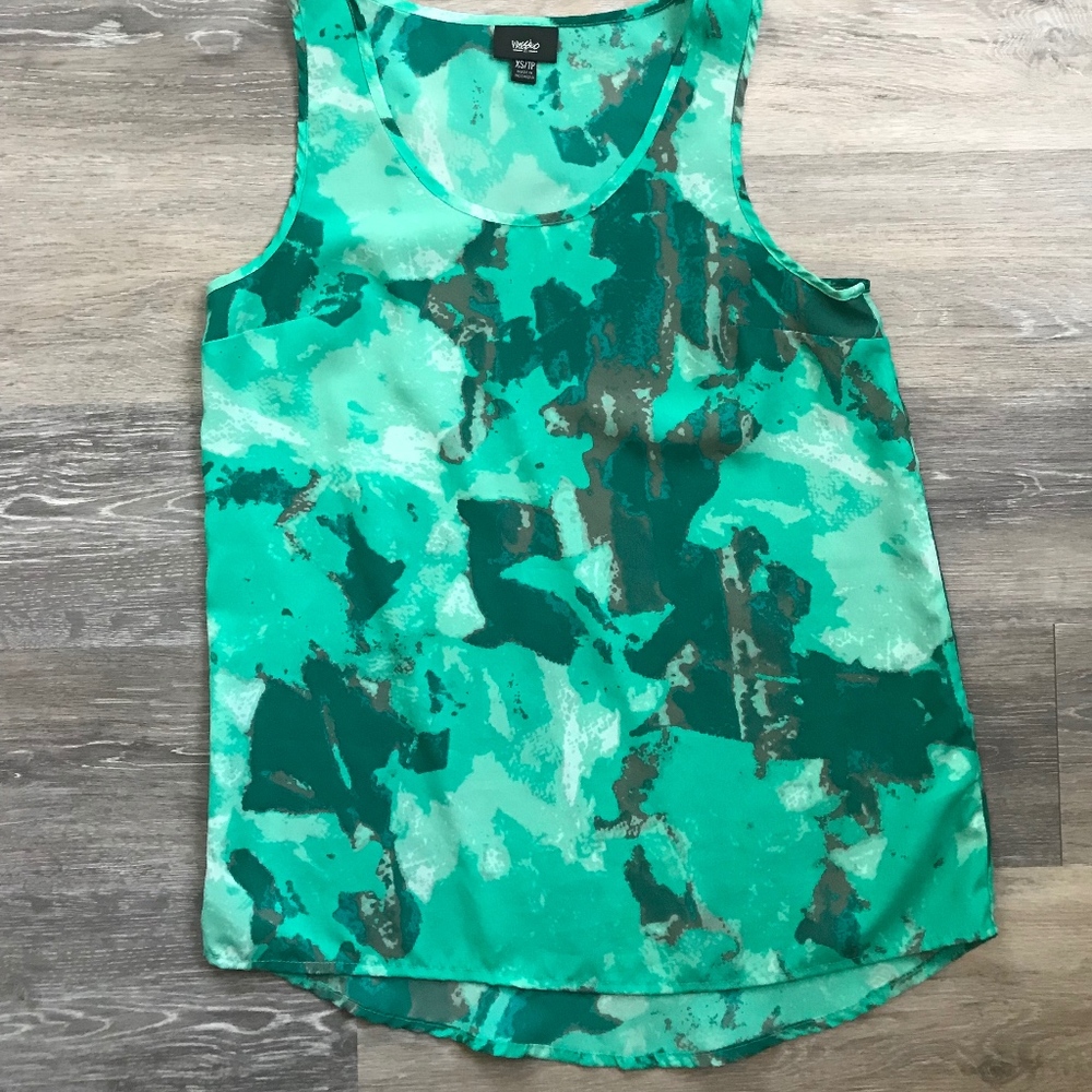 women Sleeveless Tank Top